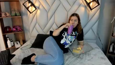 Milena online show from 5, 3, 2025