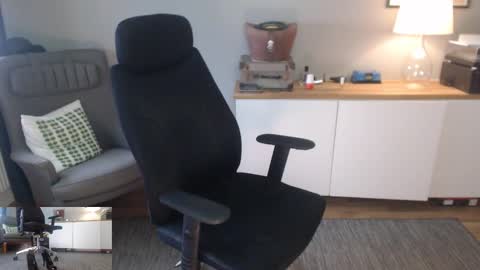 Alia Sparkles online show from 21, 2, 2025