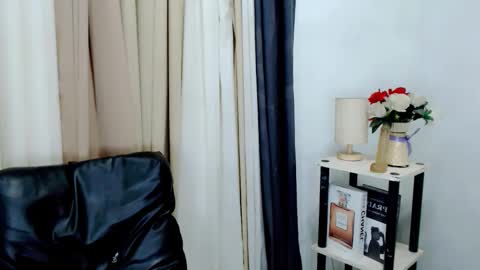 Snapshot of nhicolehollywood chatting on 25, 2, 2026 hottie nicole online show from 25, 2, 2026