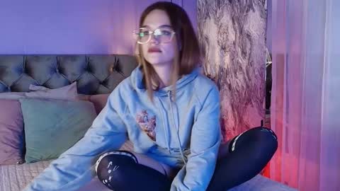 Snapshot of nia__s chatting on 14, 12, 2025 Nia online show from 14, 12, 2025