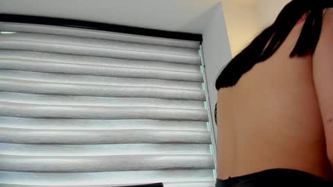 laura  online show from 4, 1, 2025