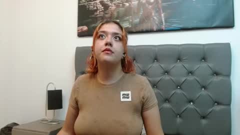 Estefani  online show from 4, 3, 2025