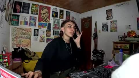 Snapshot of niahhierodula chatting on 23, 6, 2026 niah online show from 23, 6, 2026