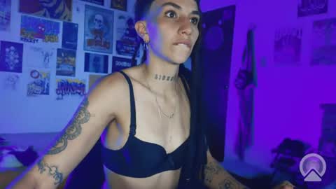 Snapshot of niahhierodula chatting on 23, 6, 2026 niah online show from 23, 6, 2026