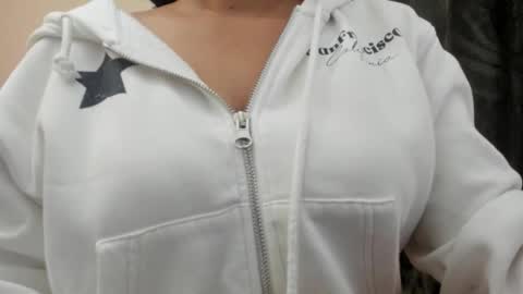 Snapshot of nicebrown chatting on 17, 10, 2025 Sfora online show from 17, 10, 2025