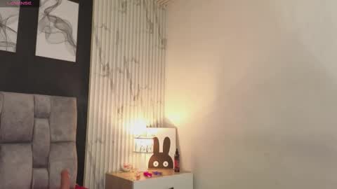 Nicolle  online show from 8, 10, 2025