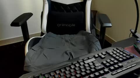 Camila And Steeven online show from 18, 10, 2025