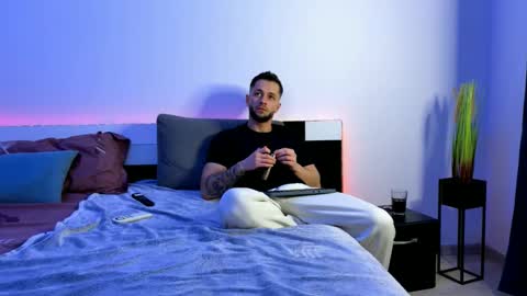 Nicholassx online show from 12, 3, 2025