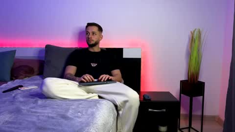 Nicholassx online show from 12, 3, 2025