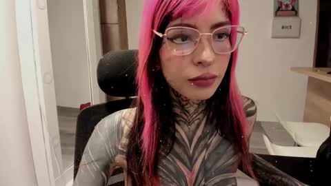   Help me reach 100 thumbs up online show from 3, 3, 2025