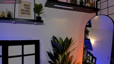 Snapshot of nickie_reed_ chatting on 23, 4, 2026 nickie_reed_ online show from 23, 4, 2026