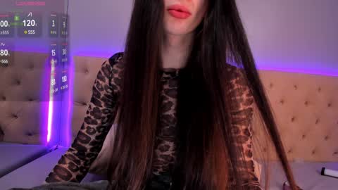 Snapshot of nickierainer chatting on 1, 1, 2025 Nickie online show from 1, 1, 2025