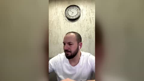 Julian online show from 4, 3, 2026