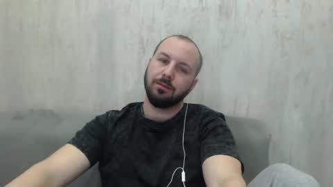 Julian online show from 10, 3, 2026