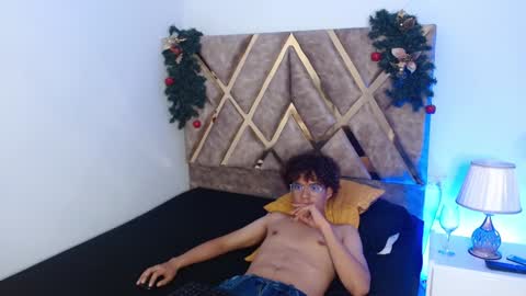 Snapshot of nickolas_moon chatting on 19, 12, 2024 Nickolas Muoz online show from 19, 12, 2024