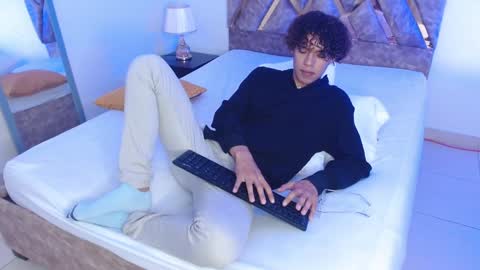 Snapshot of nickolas_moon chatting on 9, 1, 2025 Nickolas Muoz online show from 9, 1, 2025