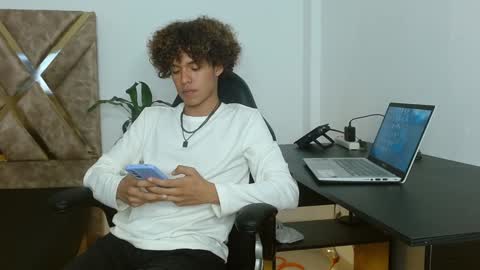 Snapshot of nickolas_moon chatting on 30, 1, 2025 Nickolas Muoz online show from 30, 1, 2025
