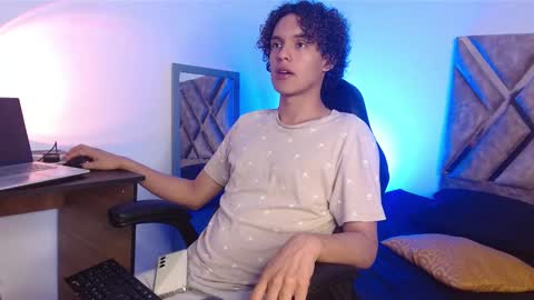 Snapshot of nickolas_moon chatting on 26, 2, 2025 Nickolas Muoz online show from 26, 2, 2025