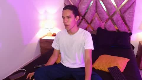 Snapshot of nickolas_moon chatting on 11, 9, 2025 Nickolas Muoz online show from 11, 9, 2025