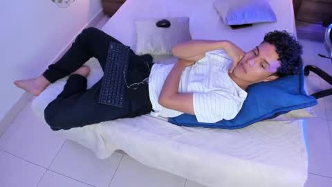 Snapshot of nickolas_moon chatting on 15, 10, 2025 Nickolas Muoz online show from 15, 10, 2025