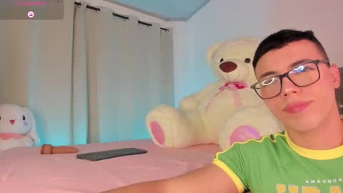 Snapshot of nicksantos_ chatting on 9, 9, 2025 Nicolas online show from 9, 9, 2025