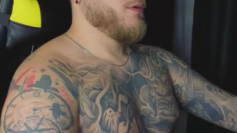 Snapshot of nicktattoomaster chatting on 17, 12, 2025 nicktattoomaster online show from 17, 12, 2025