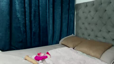 Nicky Brown online show from 5, 12, 2024