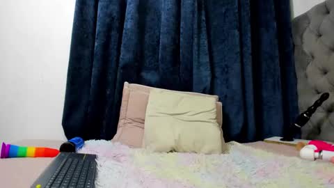 Nicky Brown online show from 3, 2, 2025