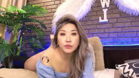 Snapshot of nicky_owl chatting on 5, 2, 2025 Today is my 41st birthday And in 2 hours Im waiting for you on the stream Stock up on tokens and a good mood Nicky online show from 5, 2, 2025