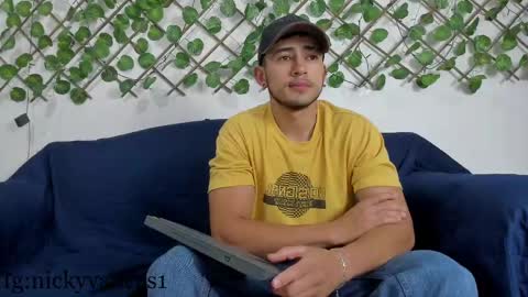 Snapshot of nicky_vance chatting on 8, 3, 2025 nicky online show from 8, 3, 2025