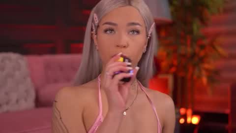 Nicky online show from 6, 11, 2025