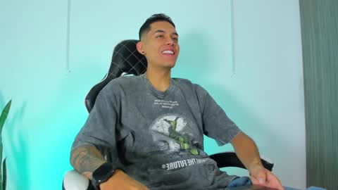 Snapshot of nickyblazze_ chatting on 15, 10, 2025 Nicky online show from 15, 10, 2025