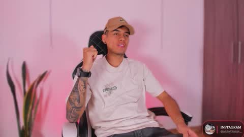 Snapshot of nickyblazze_ chatting on 23, 10, 2025 Nicky online show from 23, 10, 2025