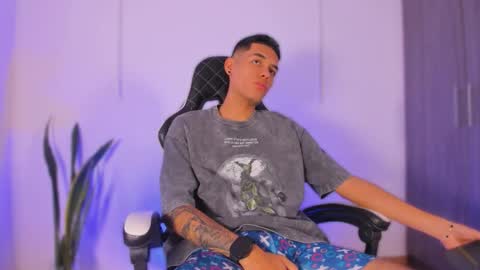 Snapshot of nickyblazze_ chatting on 24, 10, 2025 Nicky online show from 24, 10, 2025