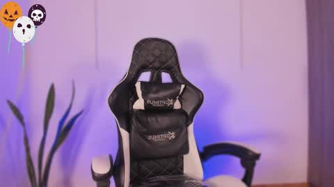 Snapshot of nickyblazze_ chatting on 1, 11, 2025 Nicky online show from 1, 11, 2025