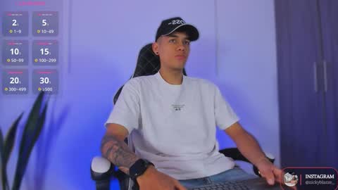 Snapshot of nickyblazze_ chatting on 17, 11, 2025 Nicky online show from 17, 11, 2025