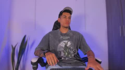 Snapshot of nickyblazze_ chatting on 22, 11, 2025 Nicky online show from 22, 11, 2025