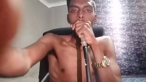 Snapshot of nickyle63 chatting on 24, 2, 2025 james online show from 24, 2, 2025