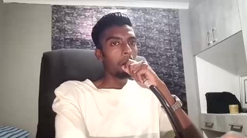 Snapshot of nickyle63 chatting on 9, 3, 2025 james online show from 9, 3, 2025