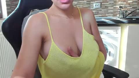 Snapshot of nickyplus chatting on 7, 5, 2026 Nicky online show from 7, 5, 2026