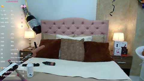 Snapshot of nicol_alvarez chatting on 8, 3, 2025 Nicol Alvarez online show from 8, 3, 2025