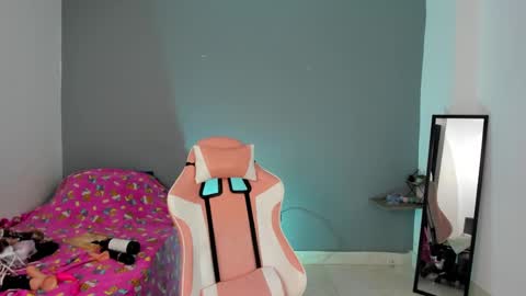 Nicol sanchez online show from 12, 1, 2025