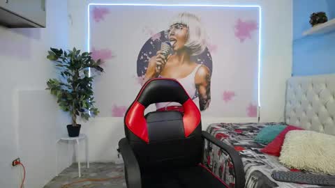 nicol_ross19 online show from 17, 5, 2026