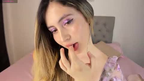 Snapshot of nicol_swift_ chatting on 25, 7, 2026 Nicol online show from 25, 7, 2026