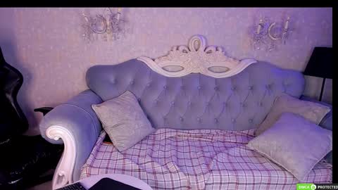 Nicola online show from 3, 3, 2025