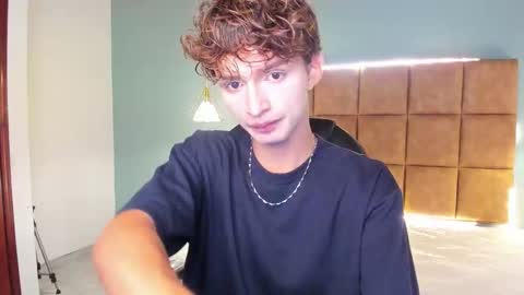 Snapshot of nicolasferrer18 chatting on 12, 11, 2025 nicolasferrer18 online show from 12, 11, 2025