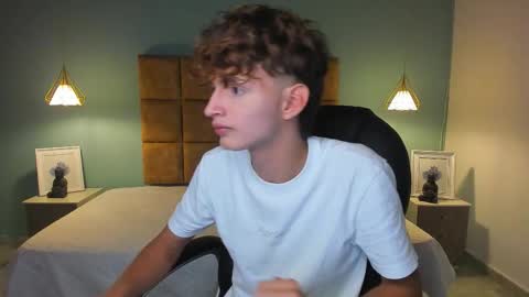 Snapshot of nicolasferrer18 chatting on 15, 11, 2025 nicolasferrer18 online show from 15, 11, 2025