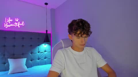 Snapshot of nicolasferrer18 chatting on 24, 11, 2025 nicolasferrer18 online show from 24, 11, 2025