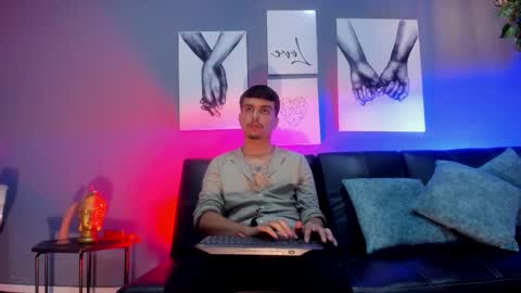 Snapshot of nicolasrey1 chatting on 9, 11, 2025 Nicolas Rey online show from 9, 11, 2025