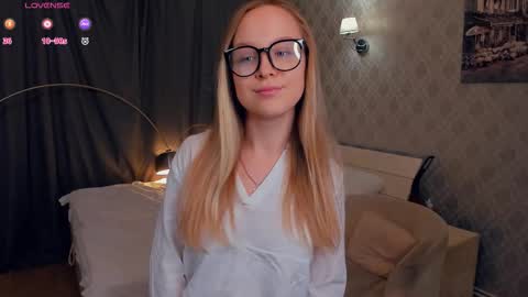 Nicoletta online show from 21, 10, 2025